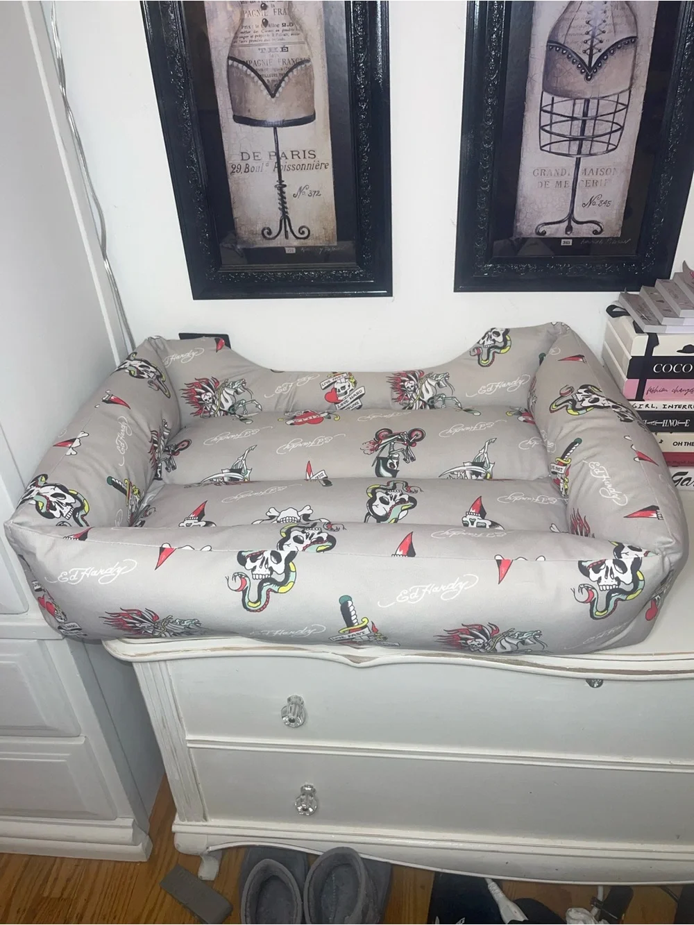 NWT Ed Hardy Gray Tattoo Skull Print Pet Cuddler Bed